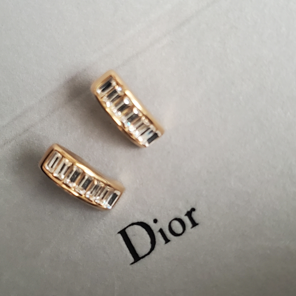 Christian Dior earring